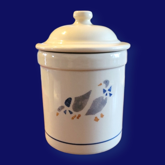Vtg Canister Crockpot Ceramic Geese 1 Qt Oven Proof Lidded Flour Beans - Picture 1 of 7